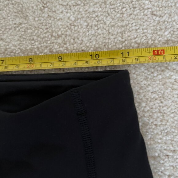 Lululemon Smooth Stride Crop Black Size 2 Stylish Mesh on Side Leggings - Picture 3 of 16